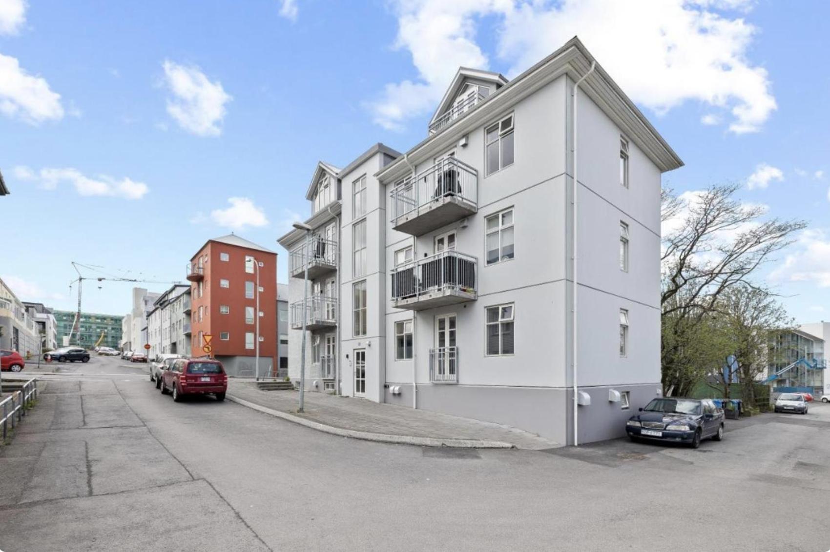 Cheerful Down Town Apartment Reykjavík Eksteriør bilde