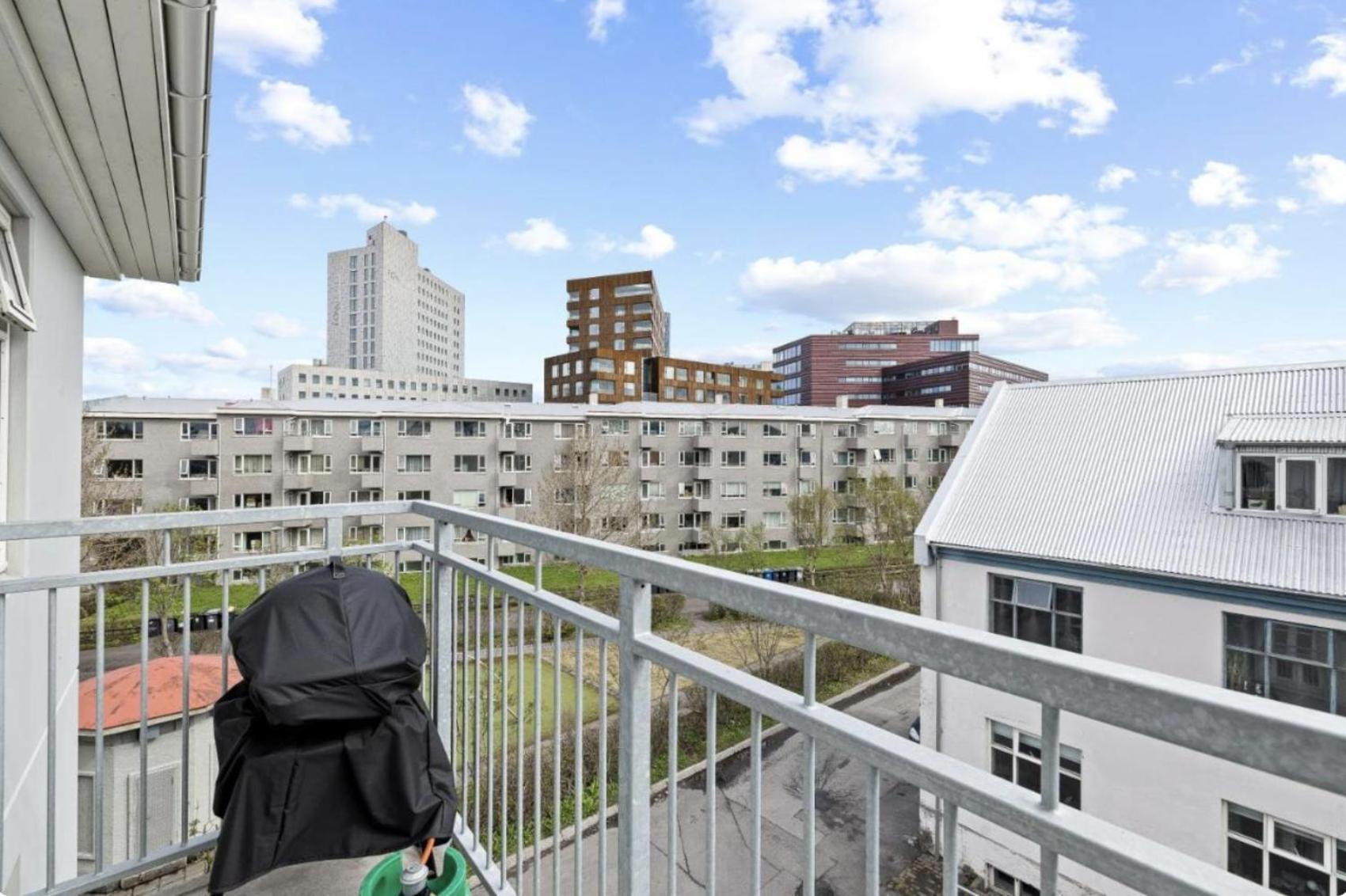 Cheerful Down Town Apartment Reykjavík Eksteriør bilde